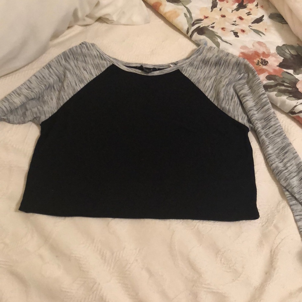 Comfy, stylish long sleeve crop top!